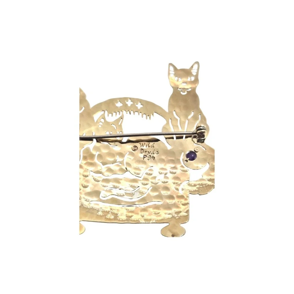 Wild Bryde Cats on Sofa Brooch Gold Tone Brass Amethyst Accents Vintage P94‎